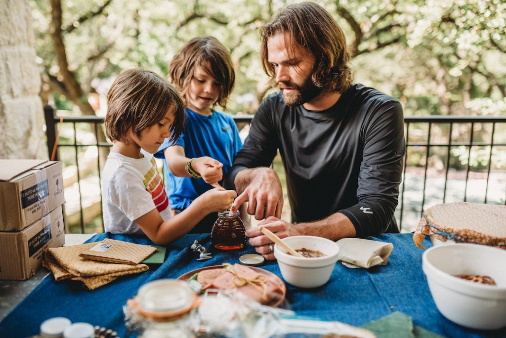 A Complete Guide to Reusable Beeswax Wraps