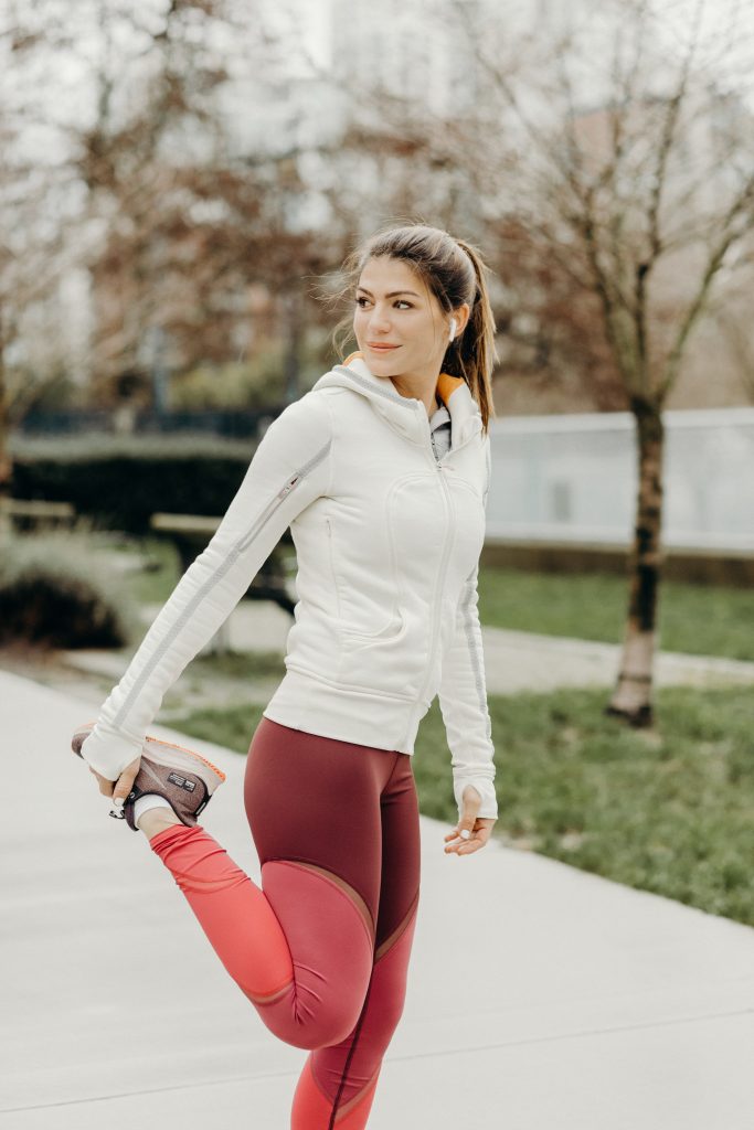 Catch your breath, then let nature take it away.  Womens workout outfits, Running  clothes, Winter running outfit